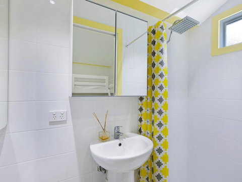 Pacific Family Retreat - Accommodation Asia 3