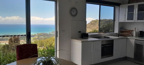 ON TOP Of THE WORLD Garden Studio - Accommodation Guide 3