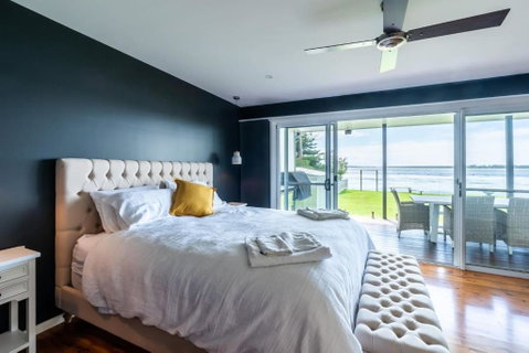 On The Corso - Sun-soaked Serenity With Lake Access - Accommodation Guide 1