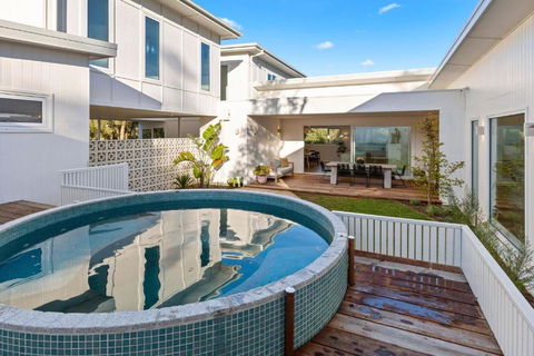 Palm Springs Hideaway - Accommodation Asia 0