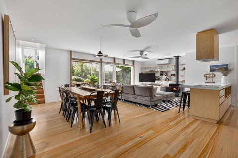 Palm Springs Oasis - Accommodation Asia 2