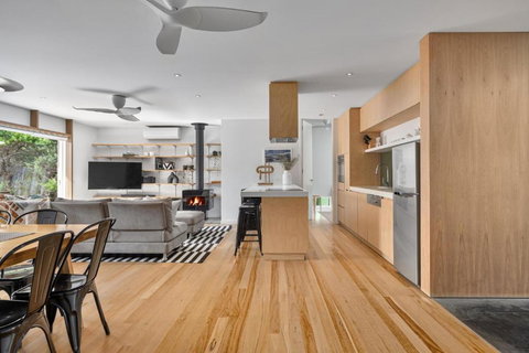 Palm Springs Oasis - Accommodation Asia 3