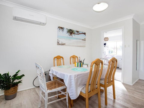 Palms I Pet Friendly I 2 Mins To Beach - Accommodation Asia 3