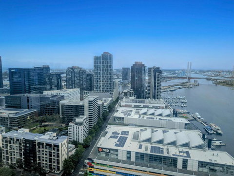 Panoramic Docklands Apartment - Accommodation Asia 3