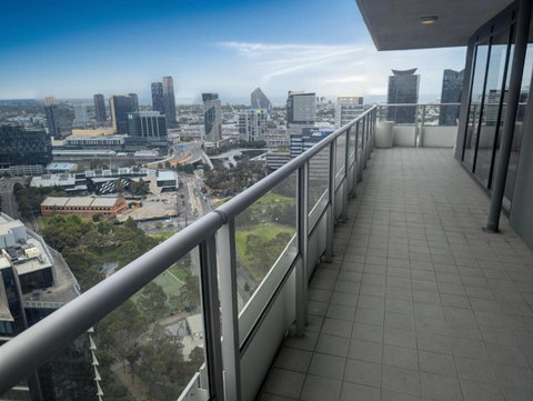 Panoramic Docklands Apartment - Accommodation Asia 2