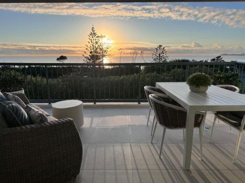 Panoramic Ocean View 2 Bed 2 Bath - Accommodation Guide 0