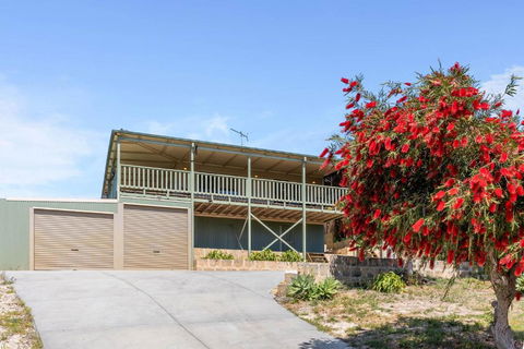 Panoramic Scenic Views Of Preston Beach - Delightful Family Holiday Home - Accommodation Guide 1