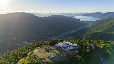 Parc Exclusif, Airlie Beach - 360 Island Views From A Mountain Top - Accommodation Asia 1