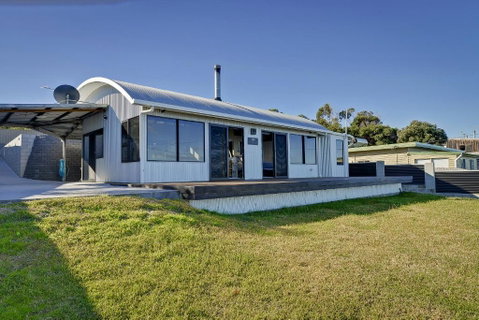 Park Beach Retreat - Accommodation Guide 2