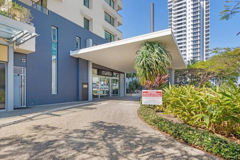 Park Views & Luxe Amenities In Broadbeach - Accommodation Asia 2