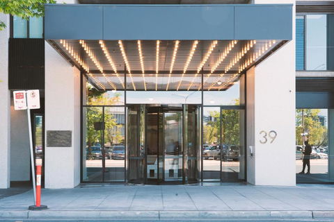 Patio Mt View 1BR Apt In CBD Near ANU And Museum With Free Parking And WiFi - Accommodation Asia 0