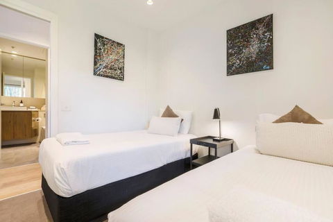 Peaceful 2 Bedroom Unit With Free Parking - Accommodation Asia 3