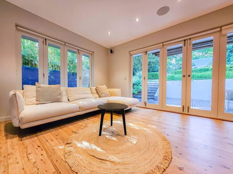 Peaceful 4-Bedroom Family Retreat In Lane Cove - Accommodation Asia 0