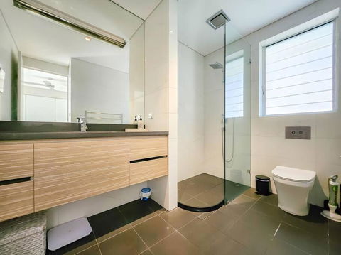 Peaceful 4-Bedroom Family Retreat In Lane Cove - Accommodation Asia 2