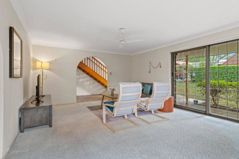 Peaceful 4BR At Sunnybank CBD With 2Parking Yard And Mall - Accommodation Guide 2