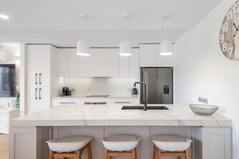 Peaceful Riverside Living, Noosa Heads - Accommodation Asia 3