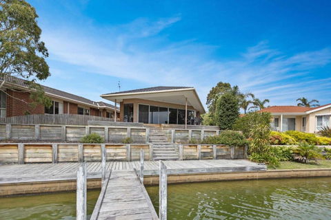 Pelican Brief - Accommodation Guide 0