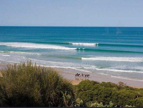 Pelican Views - Fairhaven - Accommodation Asia 3