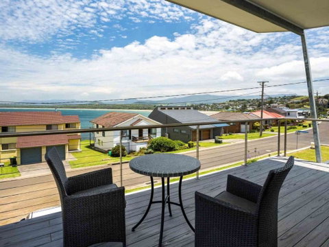 Peninsula 180 Gerroa - Accommodation Guide 2