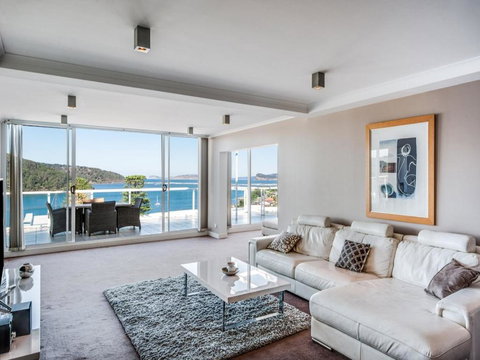 Penthouse 707 - 4 Bedroom Oceanview Penthouse - Accommodation Asia 0