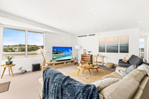 Penthouse Bridgeview San Remo - Accommodation Asia 1