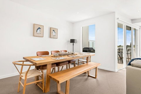 Penthouse Bridgeview San Remo - Accommodation Asia 2