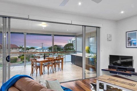 Penthouse - Scarborough Beach Break Holidays - Accommodation Asia 1