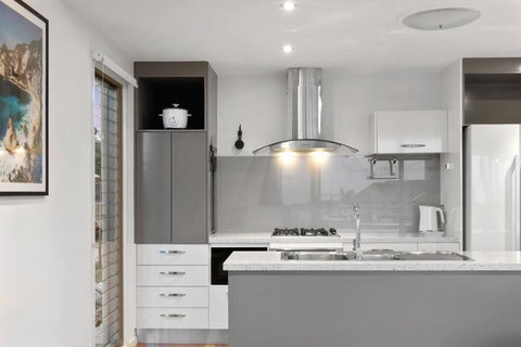 Penthouse - Scarborough Beach Break Holidays - Accommodation Asia 2