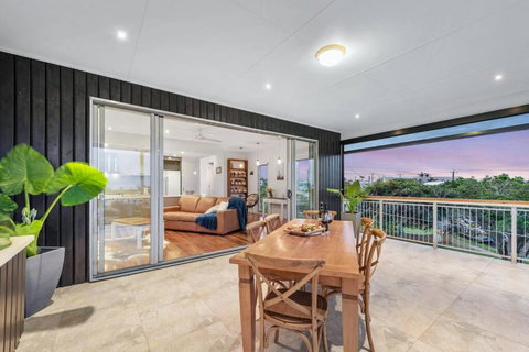 Penthouse - Scarborough Beach Break Holidays - Accommodation Asia 3