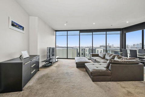 Portside Bliss Your Urban Escape In Melbourne - Accommodation Asia 2