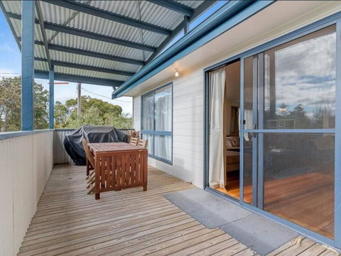 Phillip Island Time - Large Home With Self-contained Apartment Sleeps 11 - Accommodation Asia 1