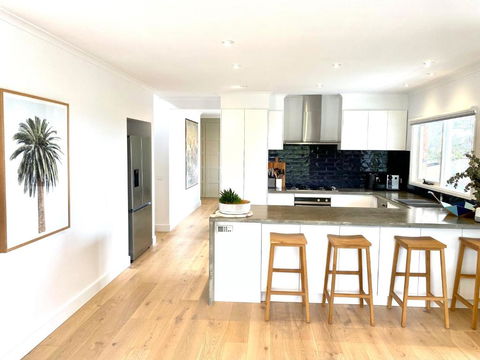 Pool & Pet Friendly - Mornington Peninsula Beach House - Accommodation Asia 2