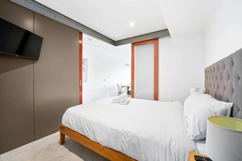 Perfect CBD Home Base At The Mondriane - Accommodation Asia 2