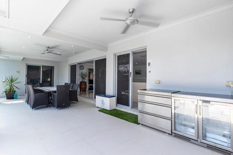 Perfect Getaway Entire Family Home Bribie Island - Accommodation Asia 2