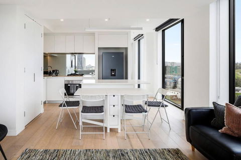 Perfect Haven In Spring Hill 2B1B And Parking - Accommodation Asia 1