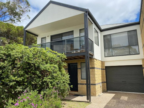 Perfect Location - Accommodation Guide 0