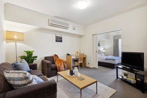 Perth City Corporate 1BRD - Accommodation Guide 1