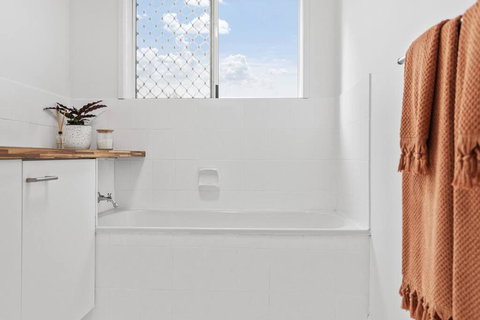 Pet & Family Friendly Central - Accommodation Asia 2