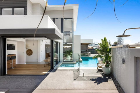 Pet Friendly Luxury Stay Walk To Beach - Accommodation Asia 0