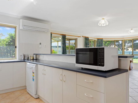 Pets At The Beach 8 Marto Court - Accommodation Asia 3