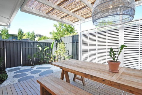 Pine At Arlos Glenelg South - Accommodation Guide 0
