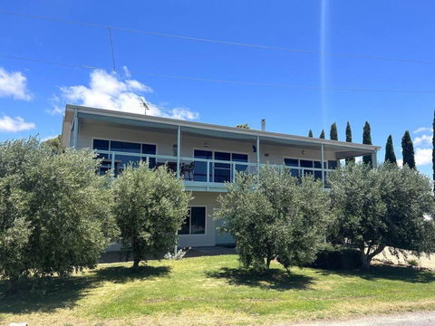 Pine Lodge - Accommodation Asia 0