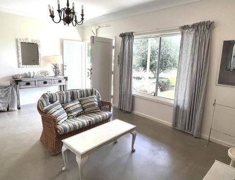 Pine Lodge - Accommodation Asia 1