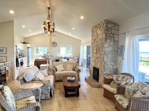 Pine Lodge - Accommodation Asia 2