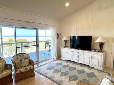 Pine Lodge - Accommodation Asia 3