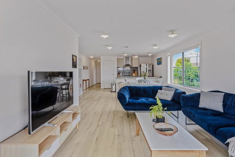 Poa Place - Sleeps 6 - Pet Friendly - Accommodation Asia 0