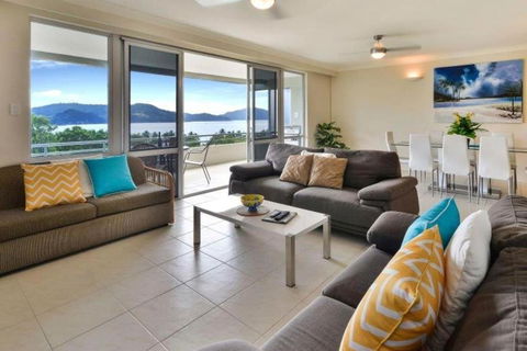 Poinciana Lodges - Ocean Views - Accommodation Asia 2