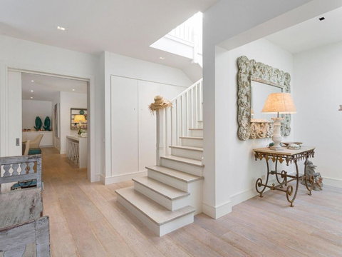 Point King Modern Masterpiece - Accommodation Asia 1