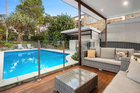 Pool Side Luxury Pet Friendly - Walk To The Beach - Accommodation China 0