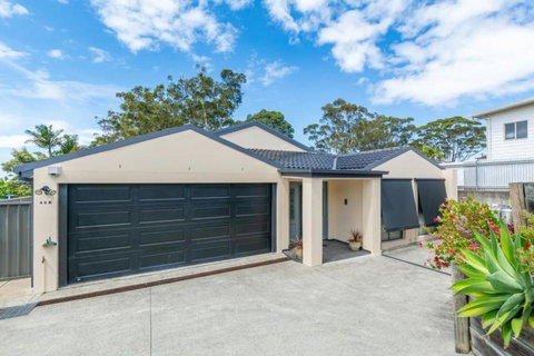 Poolside Oasis By Experience Jervis Bay - Accommodation Asia 2